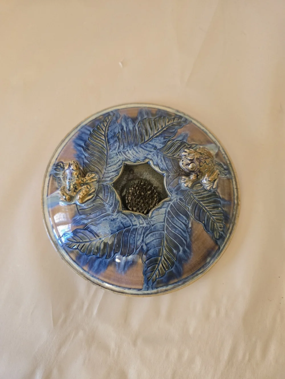 Borggren Pottery Ikebana Flower Arrangement Frog Pin With Frogs On Leaves